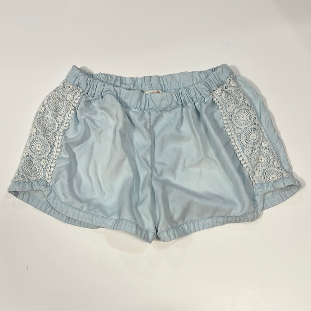 Mossimo supply Co shorts with crochet size large